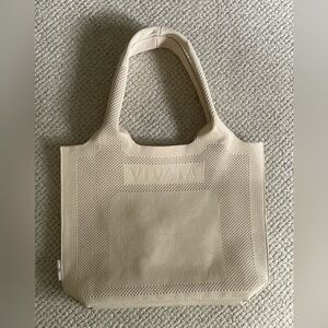 The Daily Tote (Zahara)